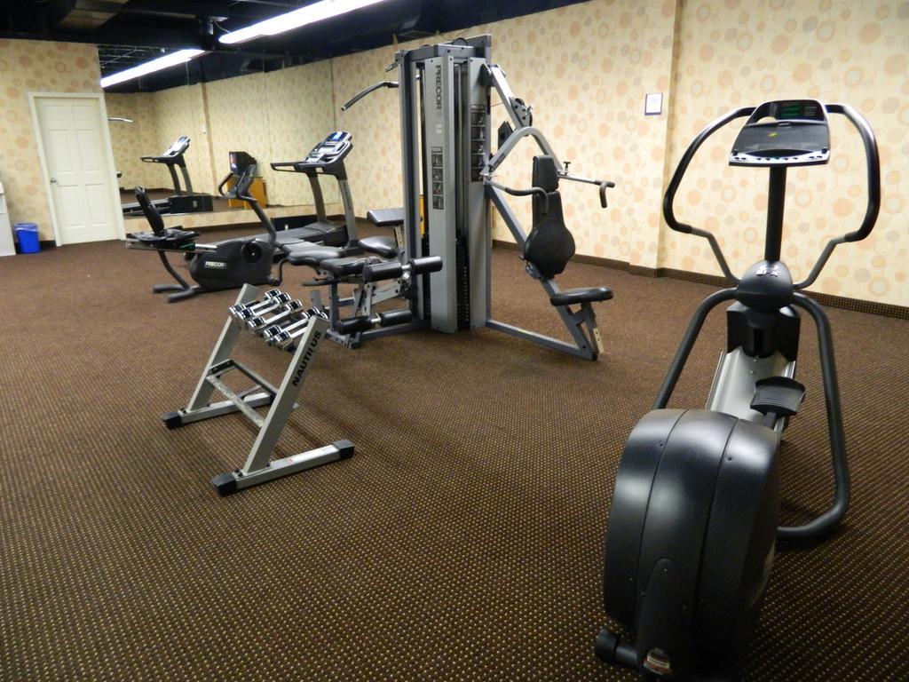 Howard Johnson Plaza Kansas City Hotel & Conference Center Esterno foto