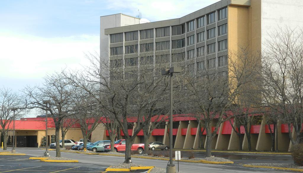 Howard Johnson Plaza Kansas City Hotel & Conference Center Esterno foto